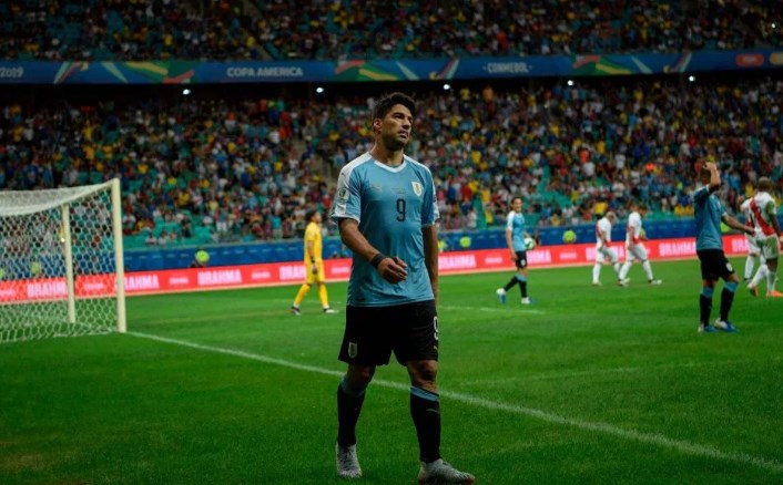 Luis Suarez phản ứng ra sao sau khi trở thành tội đồ khiến Uruguay thua Peru?